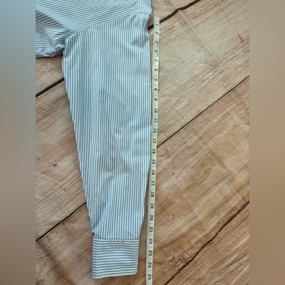 Thomas Pink Blue Long Sleeve Button Down Size 15 1/2-34 - Picture 5 of 6